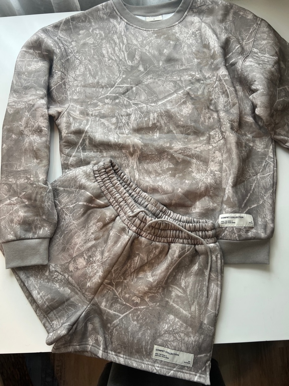 Comfrt collection crewneck /short set
